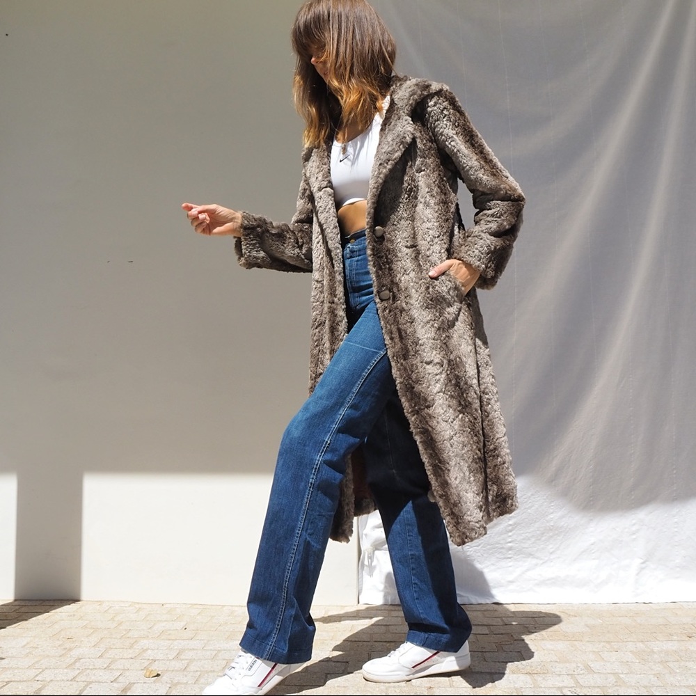 ⛔️SOLD⛔️ VINTAGE FAUX FUR LONGLINE HOODED COAT - Picture 4 of 12